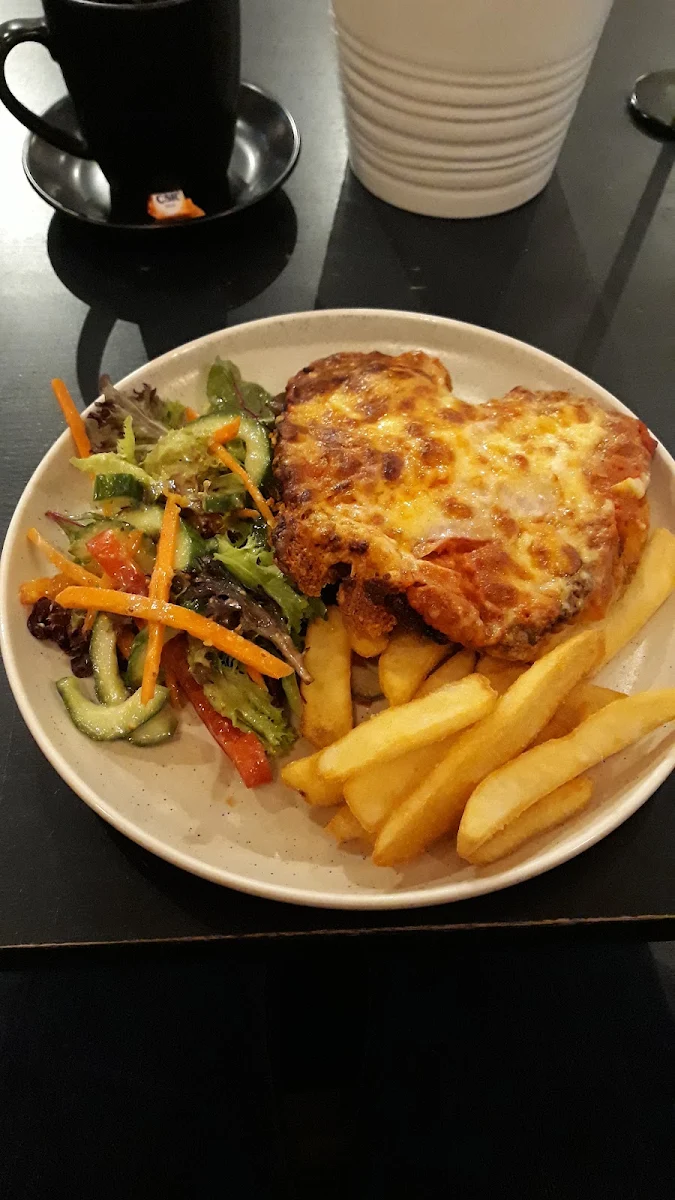 Highlights, Austral Hotel