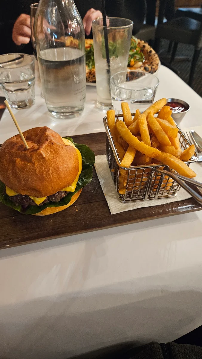 Beef Burger, Pine Grove Hotel