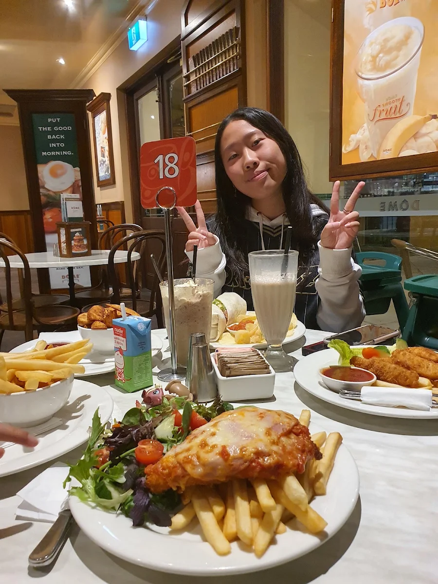 Chicken Parmi, Dôme Café - Wanneroo