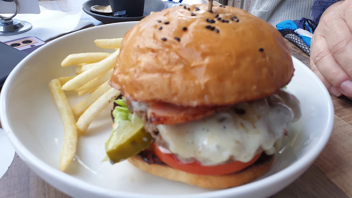 Beef Burger with Fries