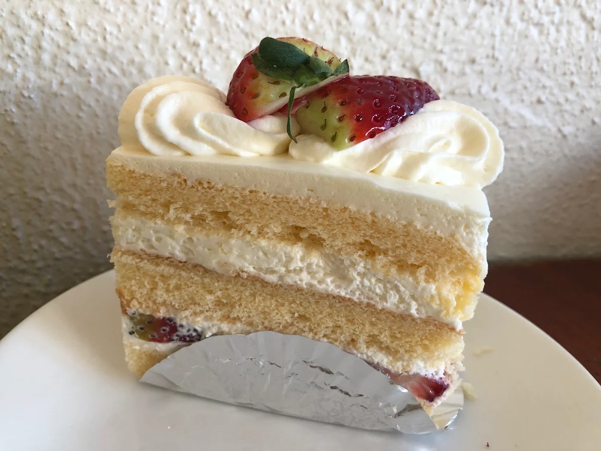Highlights, L'eclair Patisserie