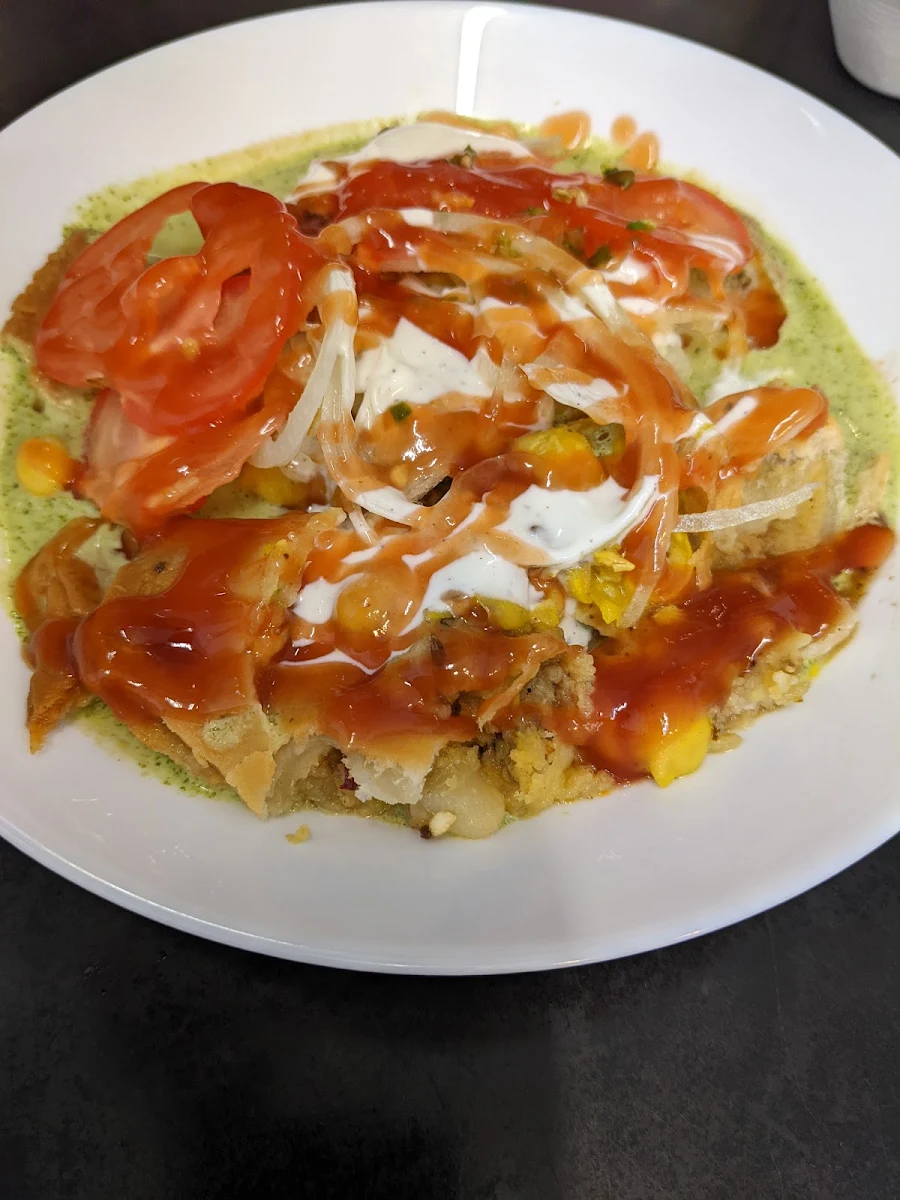 Samosa Chaat, Chaye Shaye (Kebab Shop)