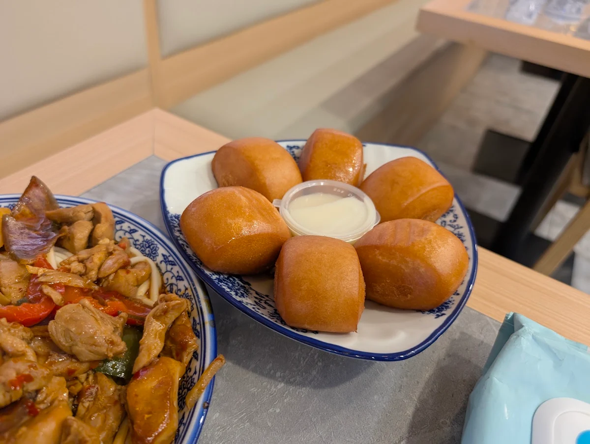 Fried Mini Buns, Qin’s Lanzhou Beef Noodle (Halal) East Victoria Park 秦伟伟兰州牛肉面