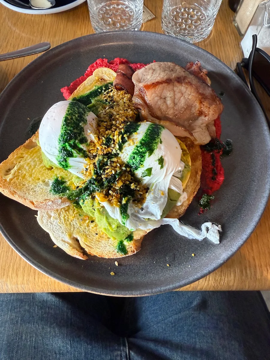 Smashed Avocado, Red Square Glenorchy