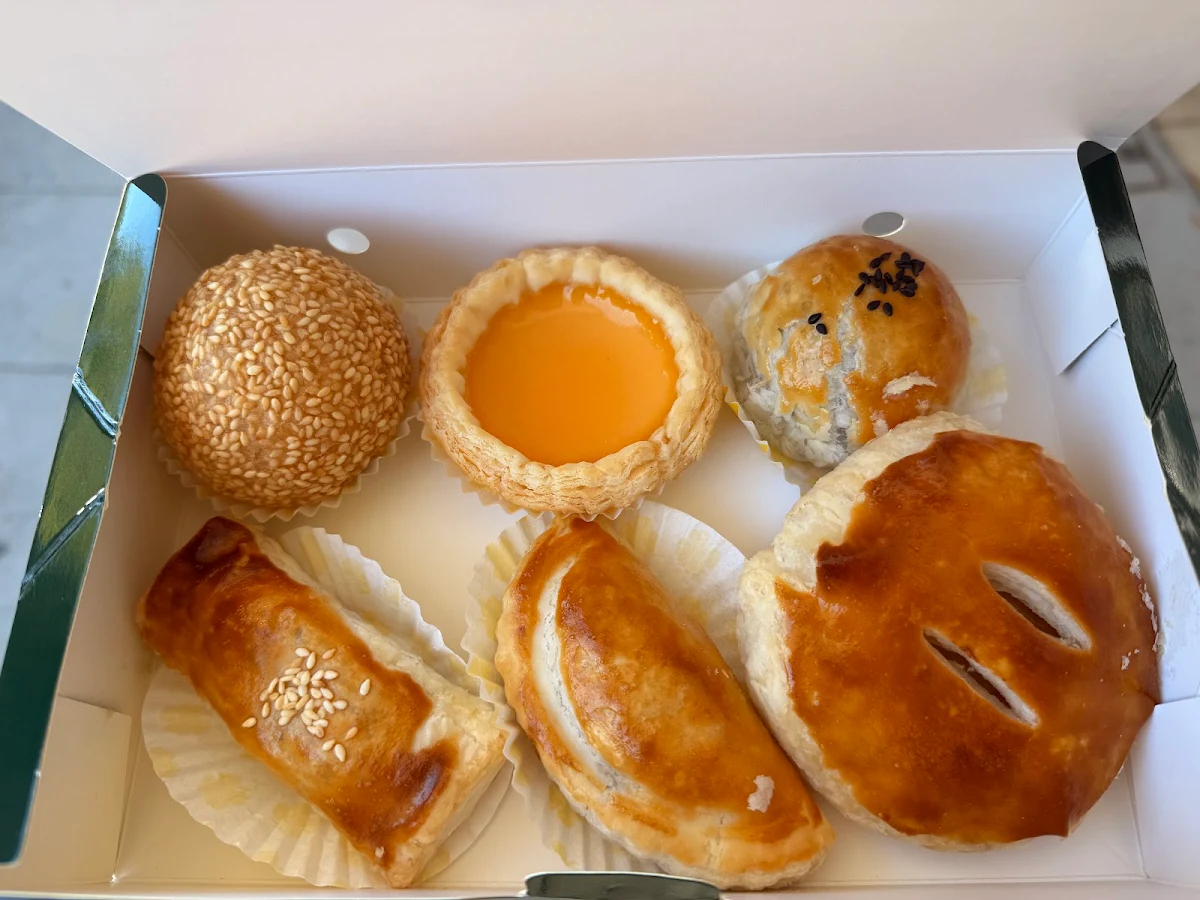 BBQ Pork Puff 6pcs