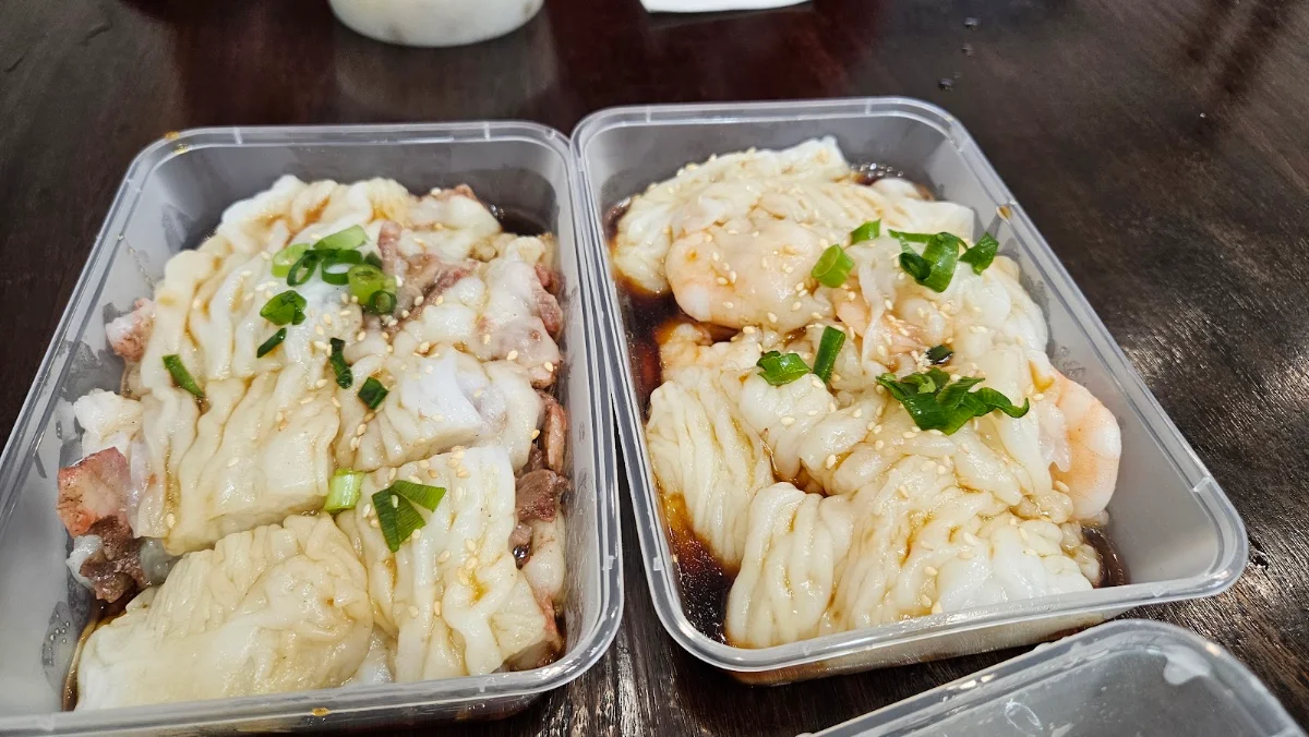Steamed Rice Roll with Prawn