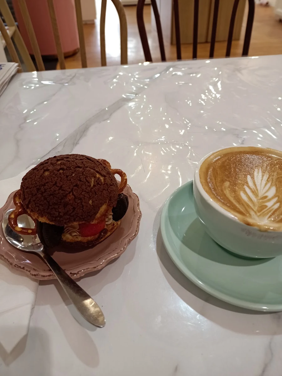 Chocolate Cream Puff
