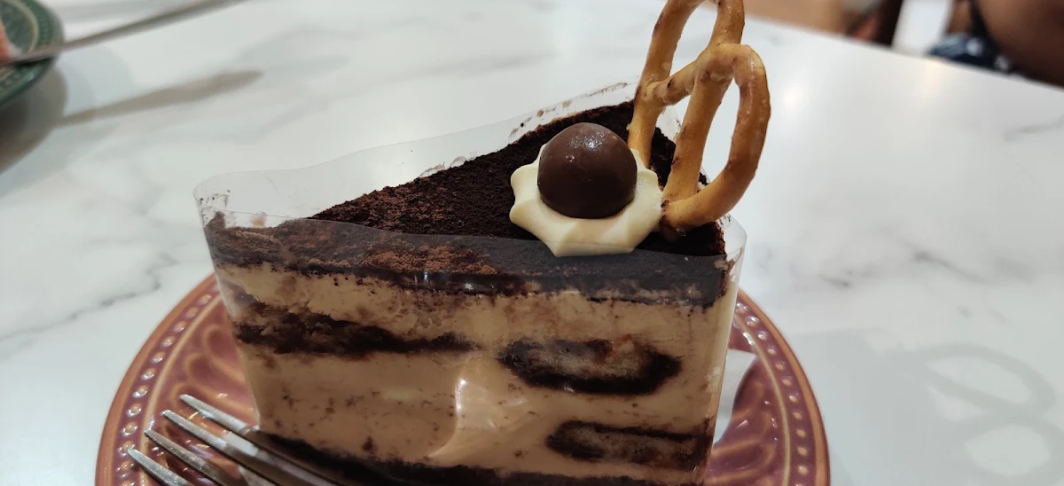 Tiramisu Cake