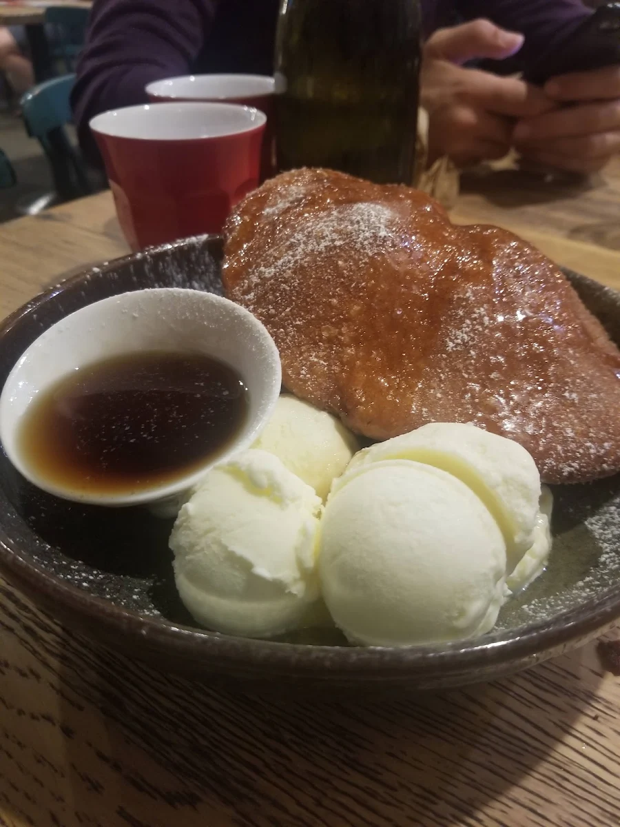 Beaver Tail, Caribou Kingston