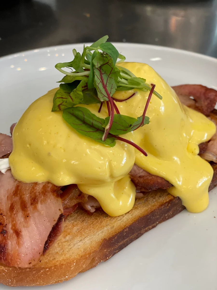 Highlights, Cafe Jolie