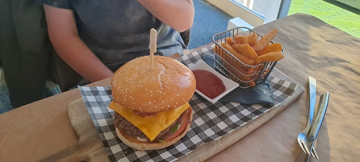 Cheeseburger, Lady Bay Resort Bar & Restaurant