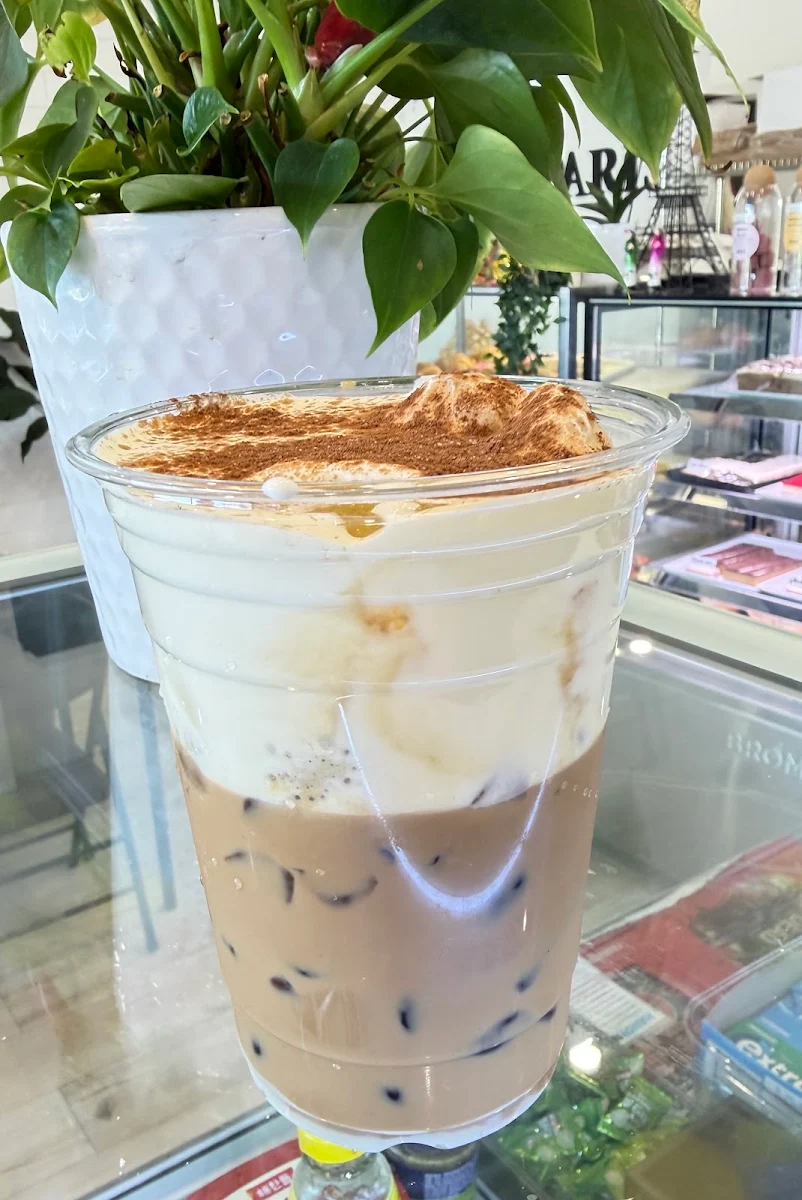 Highlights, Cafe by Paris