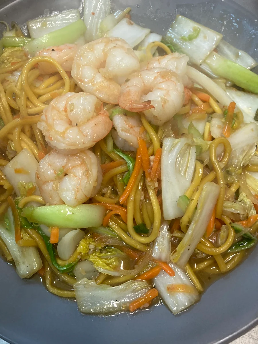 Garlic King Prawns with Noodles