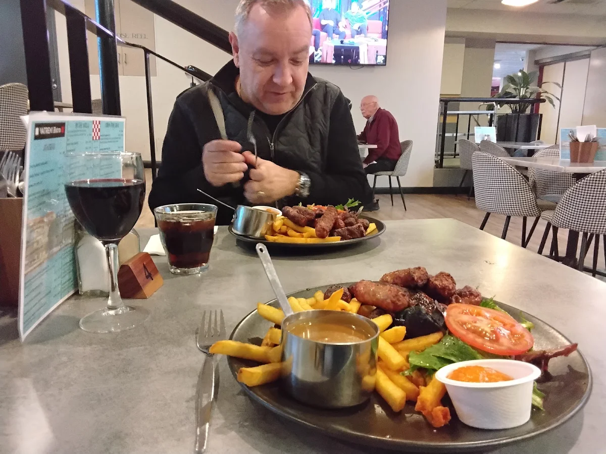 Highlights, Vatreni Bistro