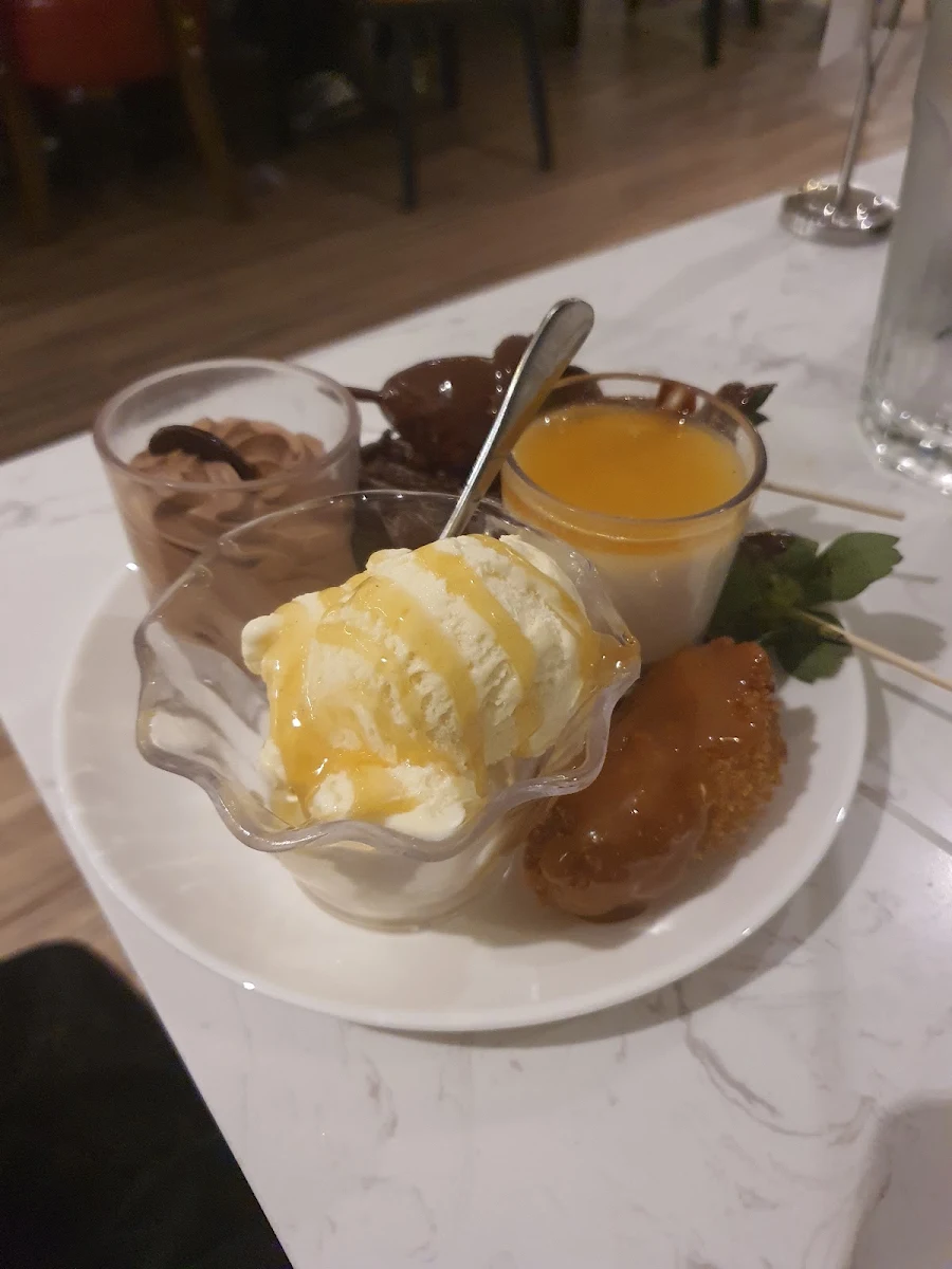 Dessert Bar Selection, Jayliano's Brookside