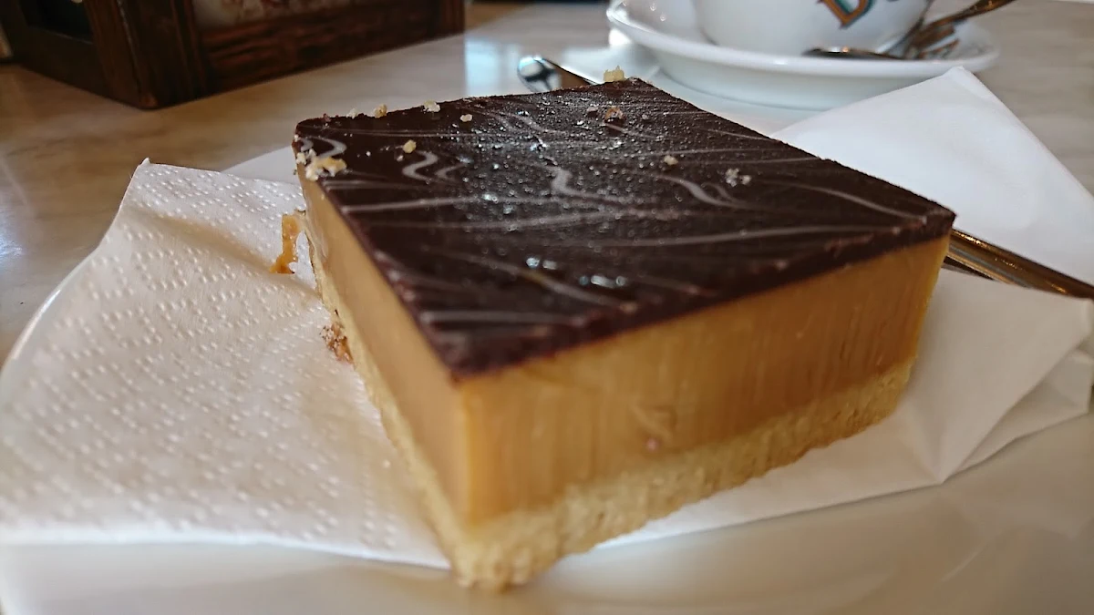 Caramel Slice, Dôme Café - Westralia Plaza