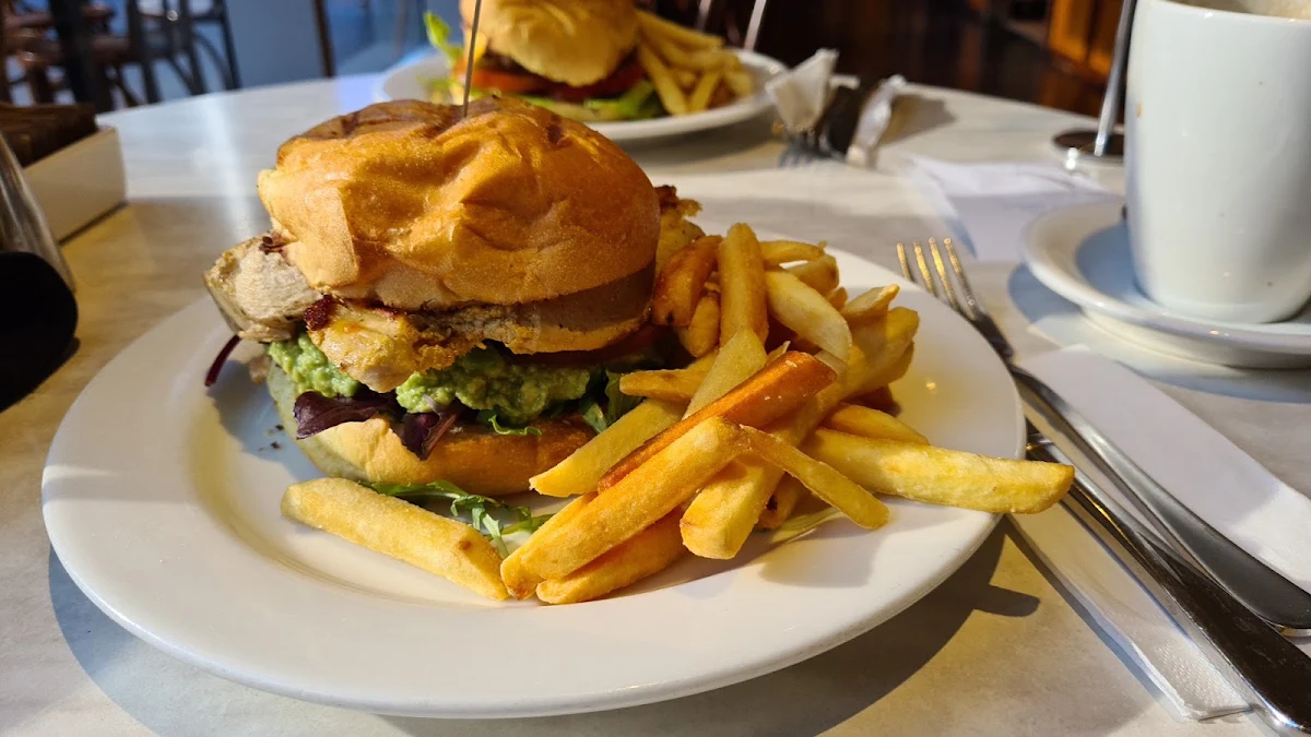 Chicken Burger, Dôme Café - Westralia Plaza