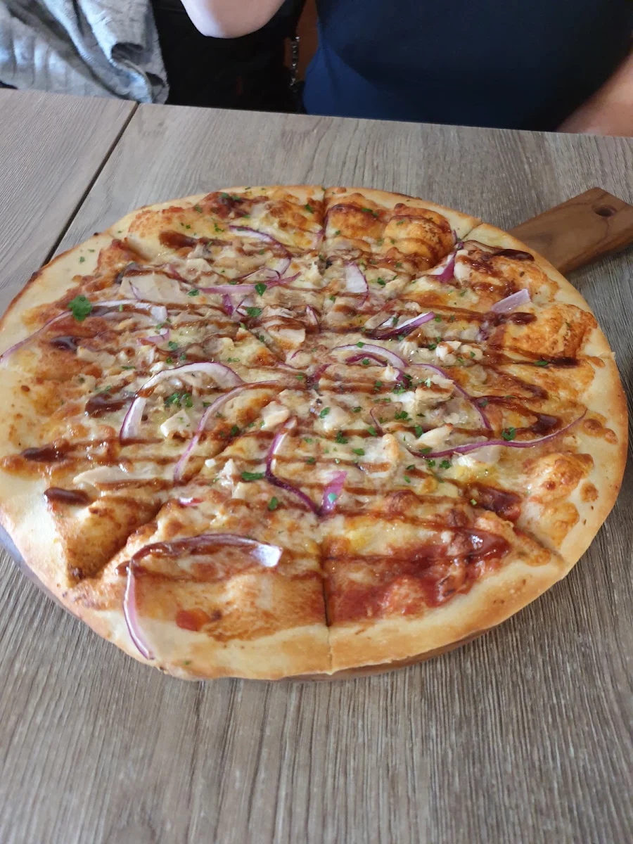 BBQ Chicken Pizza, Bad Apples Bar