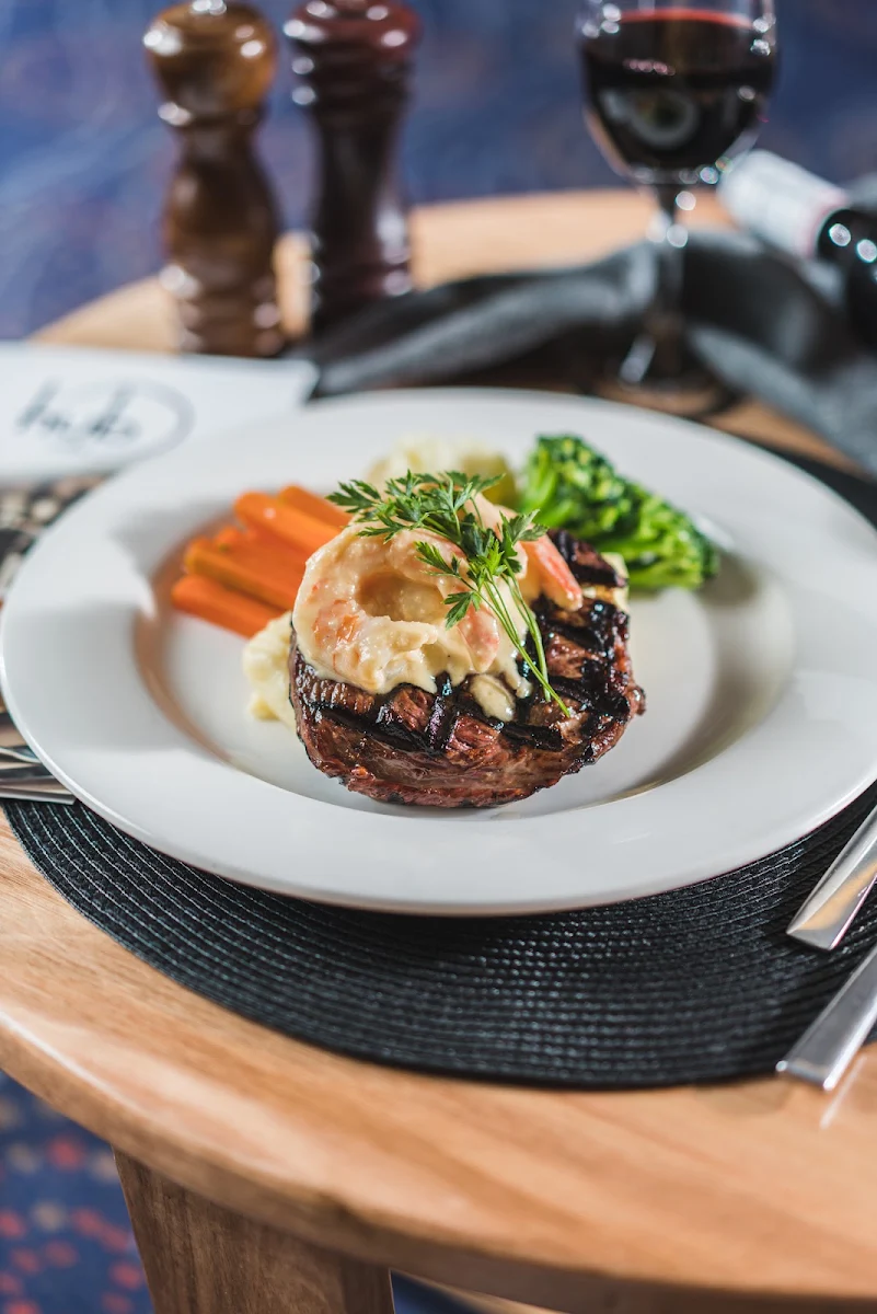Highlights, Hub Dining