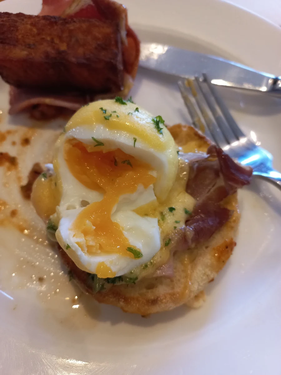 Eggs Benedict
