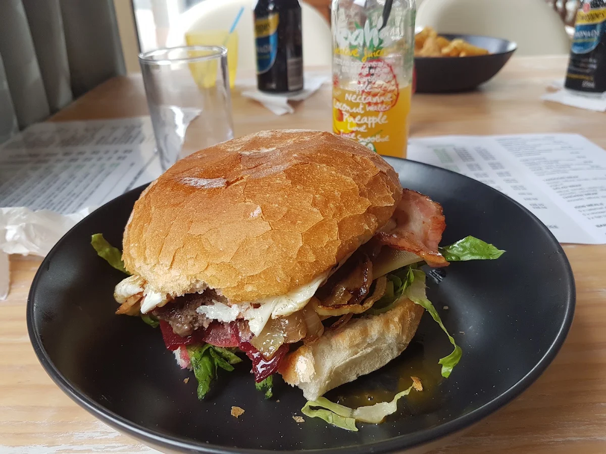 Highlights, Sandy Foot Pizza Cafe