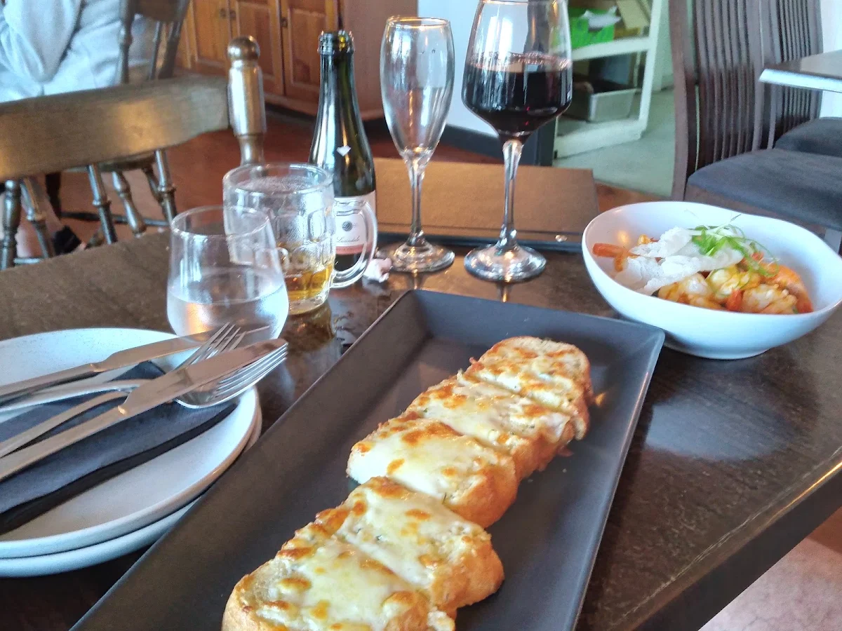 Garlic Bread, Black Swan