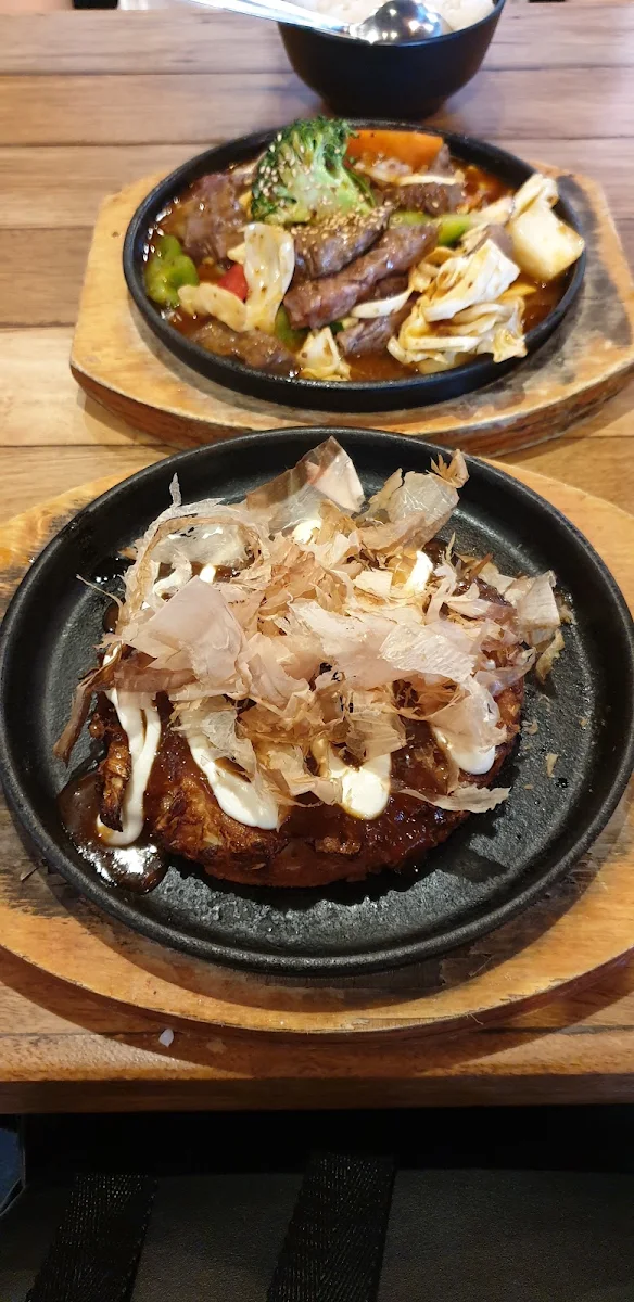 Highlights, District Dining