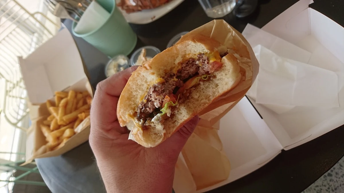 14 Burger, Stax On Burgers