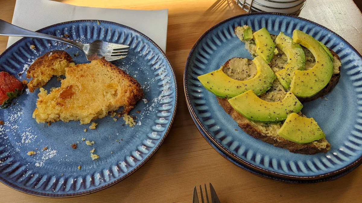 Avocado and Hummus