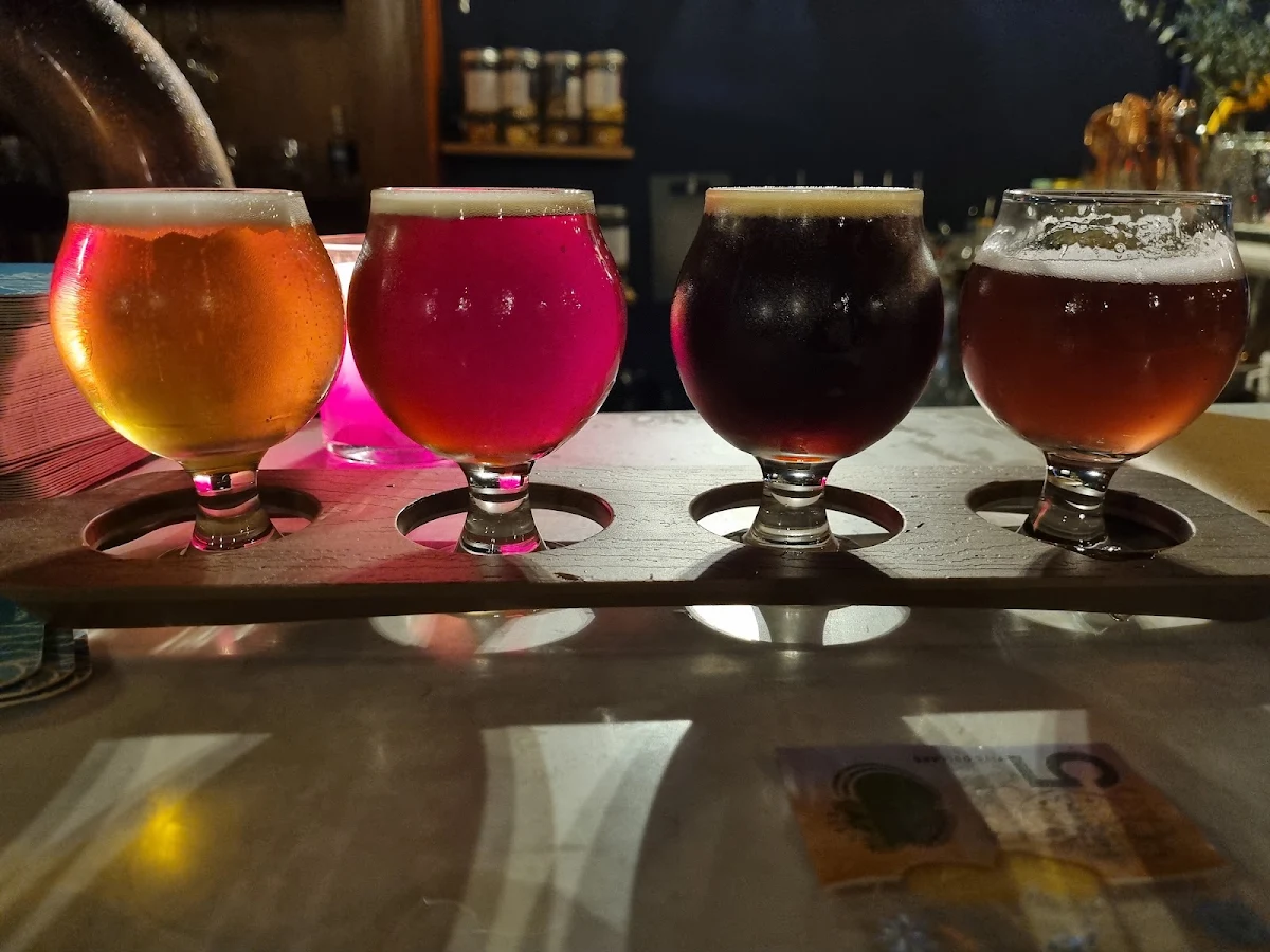 Tasting Paddle, The Pot and Pint