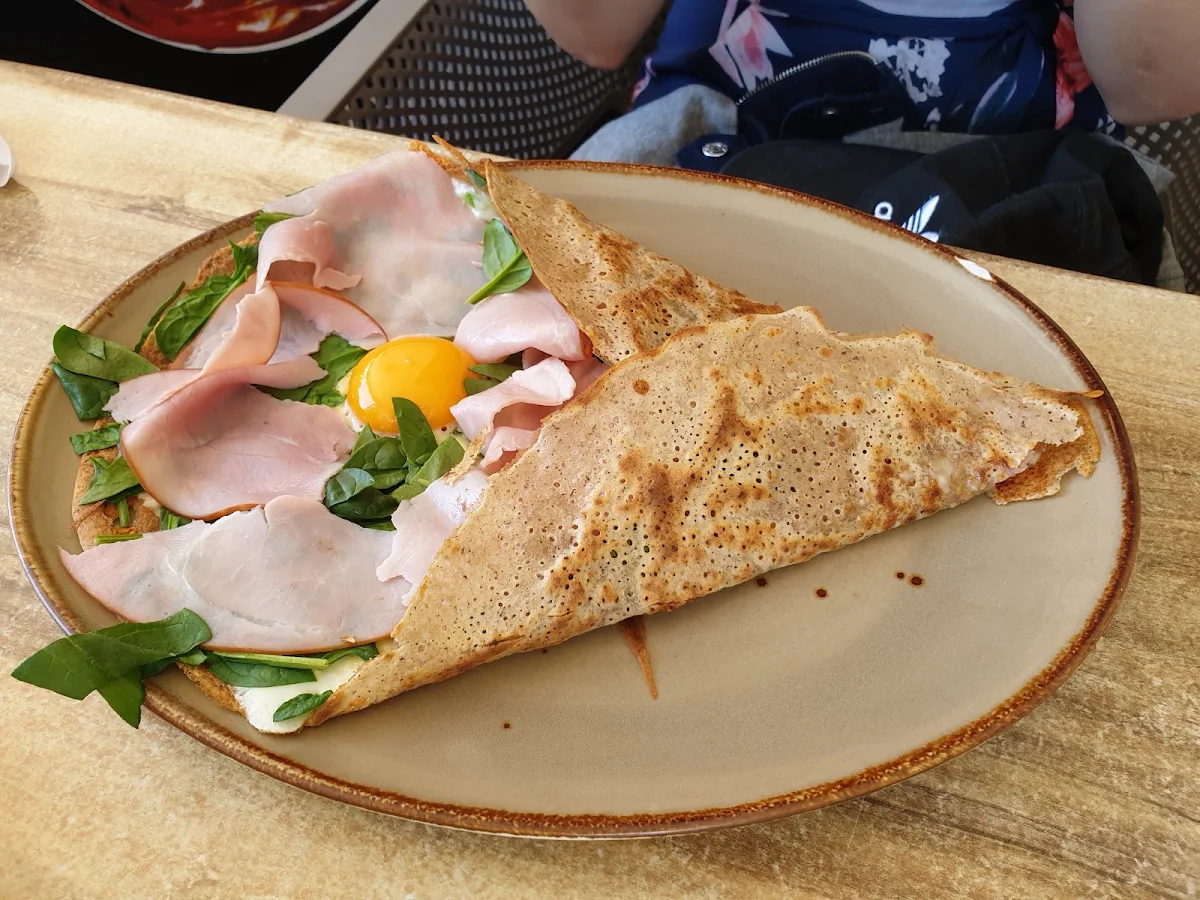 Ham, Cafe Strada