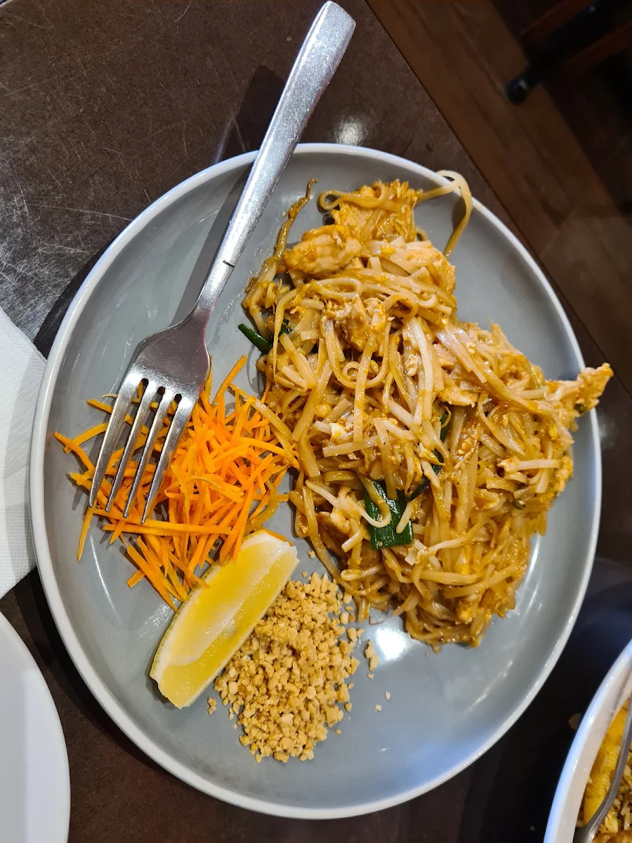 Chicken Pad Thai