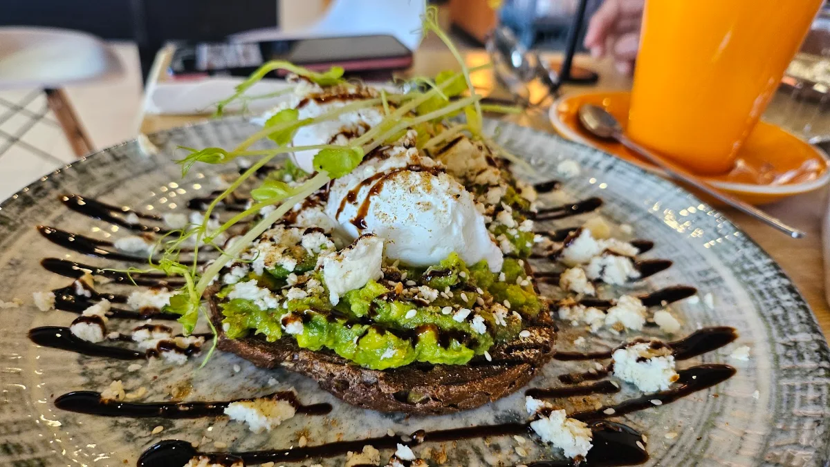 Smashed Avocado, Globe Coffee House Southern River Square