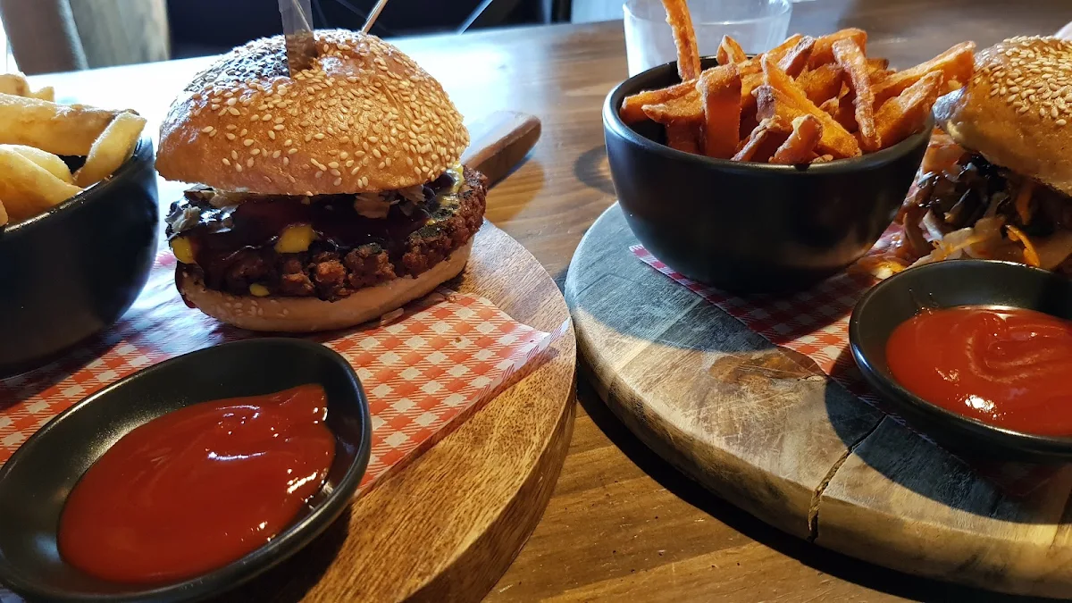 Vegan Burger & Chips