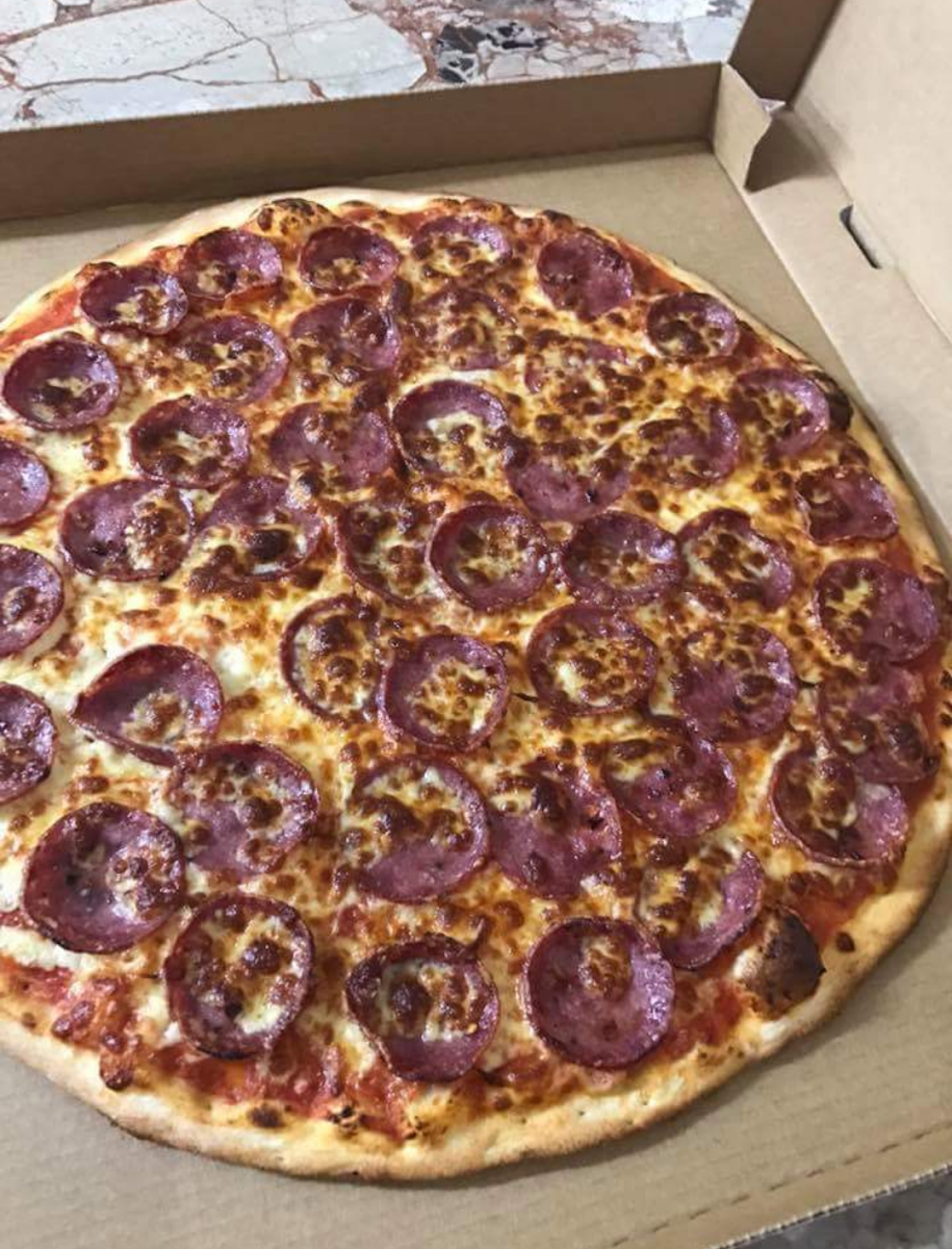 Pepperoni, Sa's Smokin Pizza