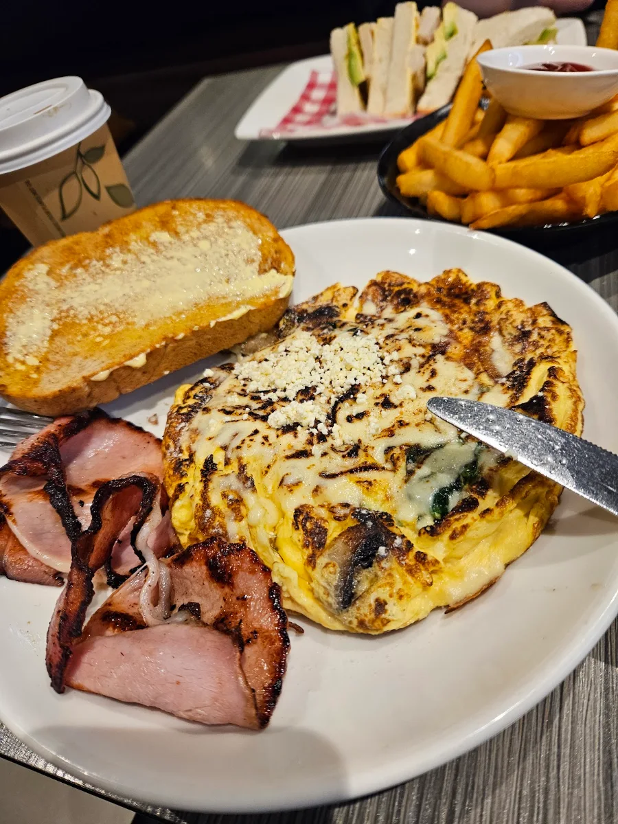 Highlights, Chatterbox Cafe & Lounge Bar