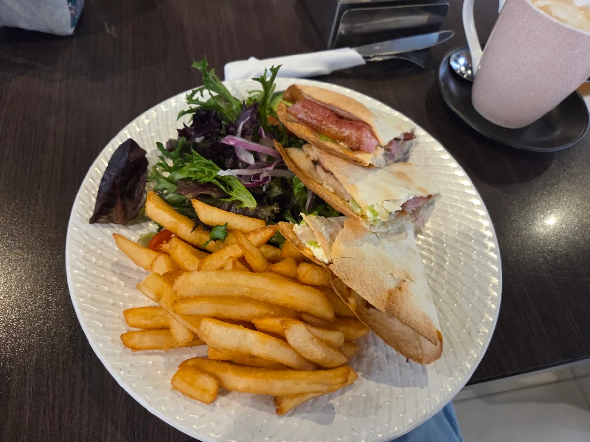 Highlights, Chatterbox Cafe & Lounge Bar
