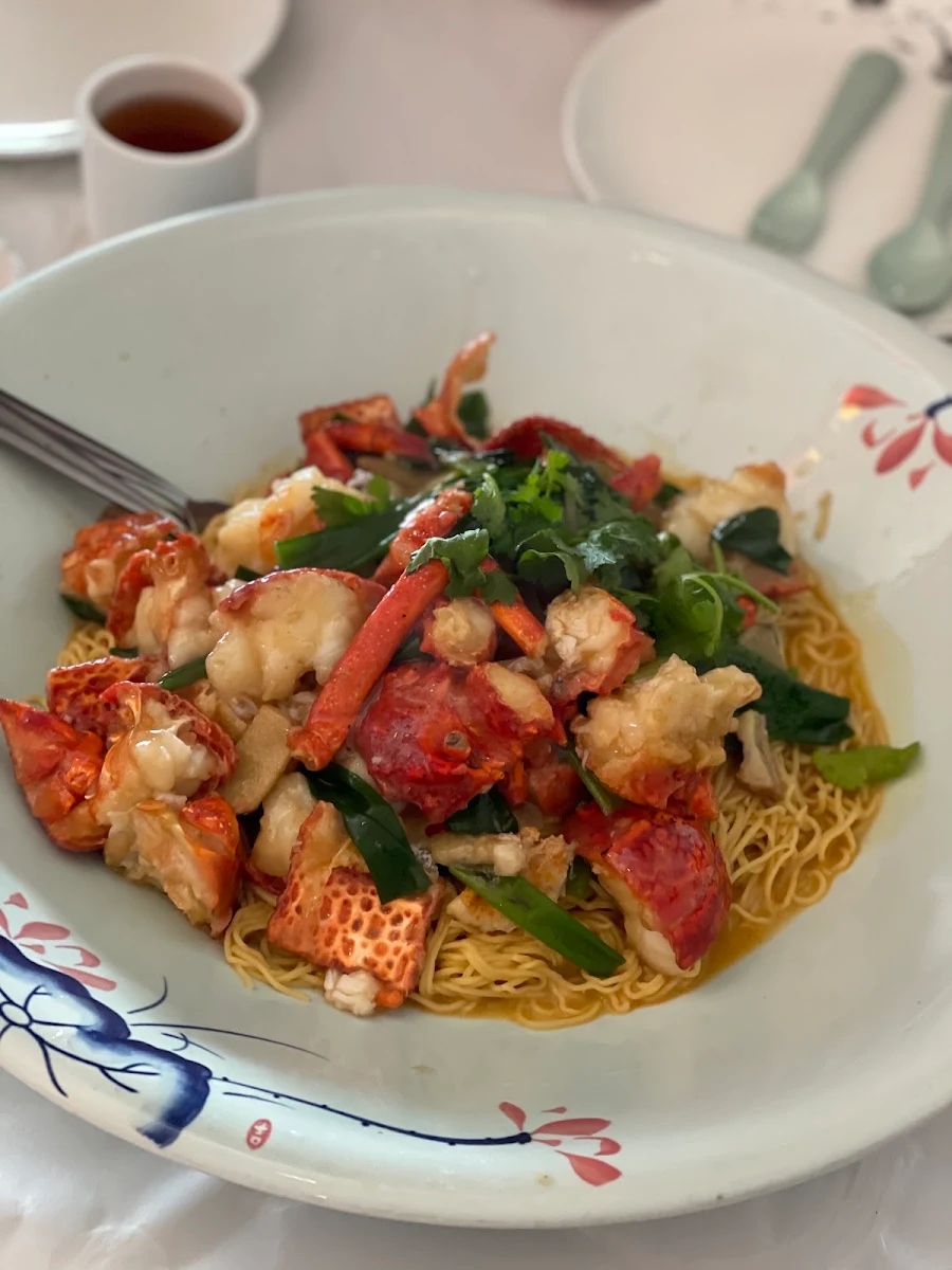 Fried Ginger Spring Onion Lobster with Egg Noodle