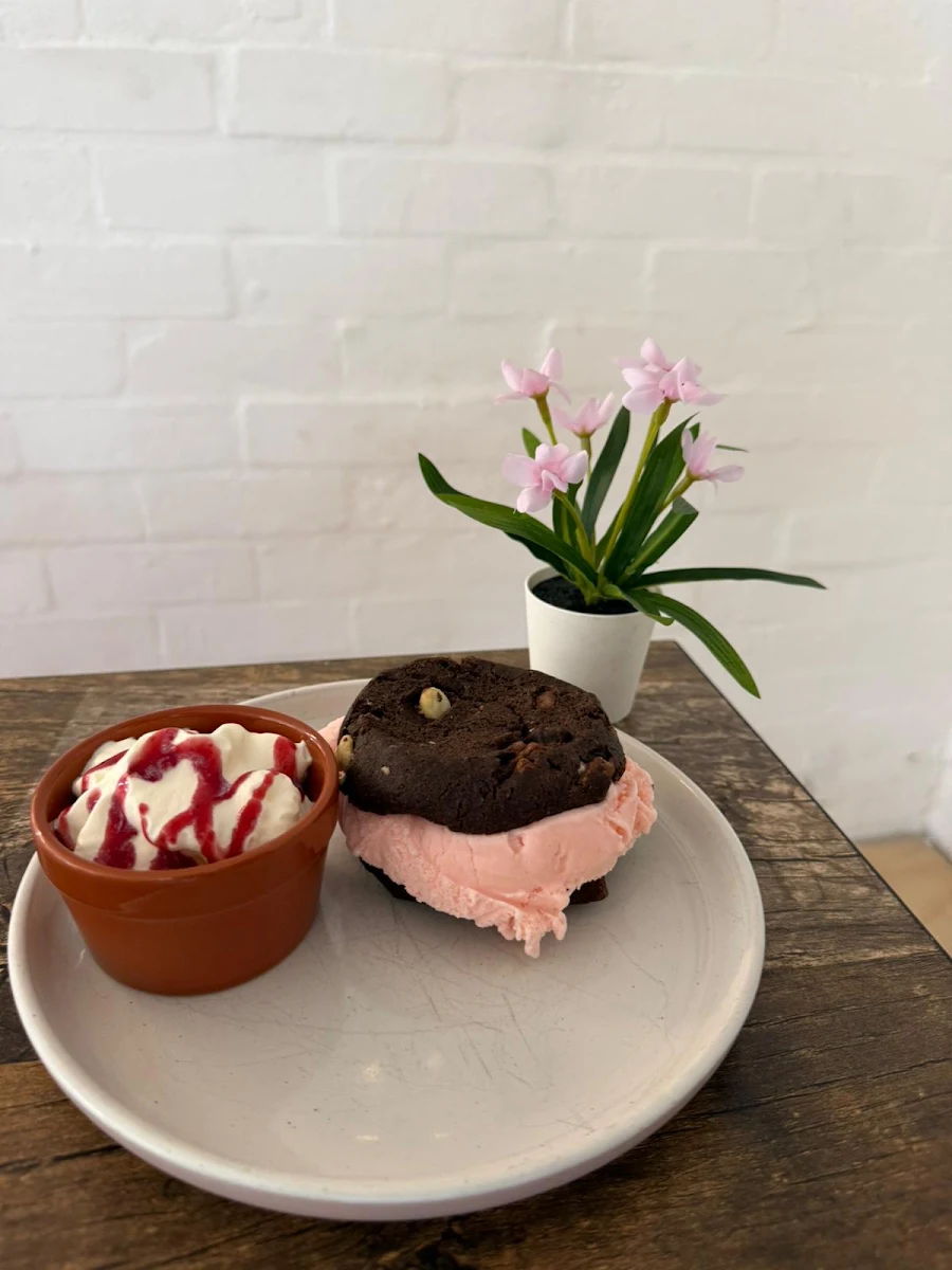 Highlights, Giddyup Gelato Cafe Canungra