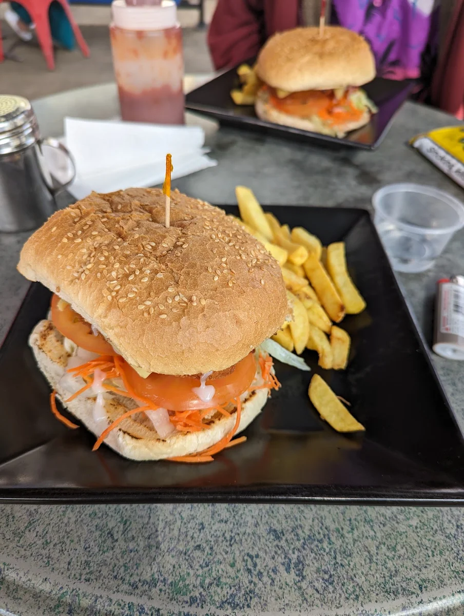 Highlights, Pitstop Snack Bar