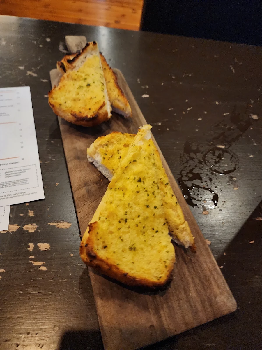 Cheesy Garlic Bread V