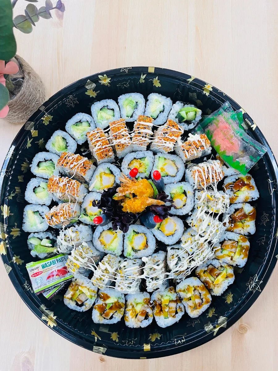 Highlights, Golden Pearl Sushi & Snack Bar