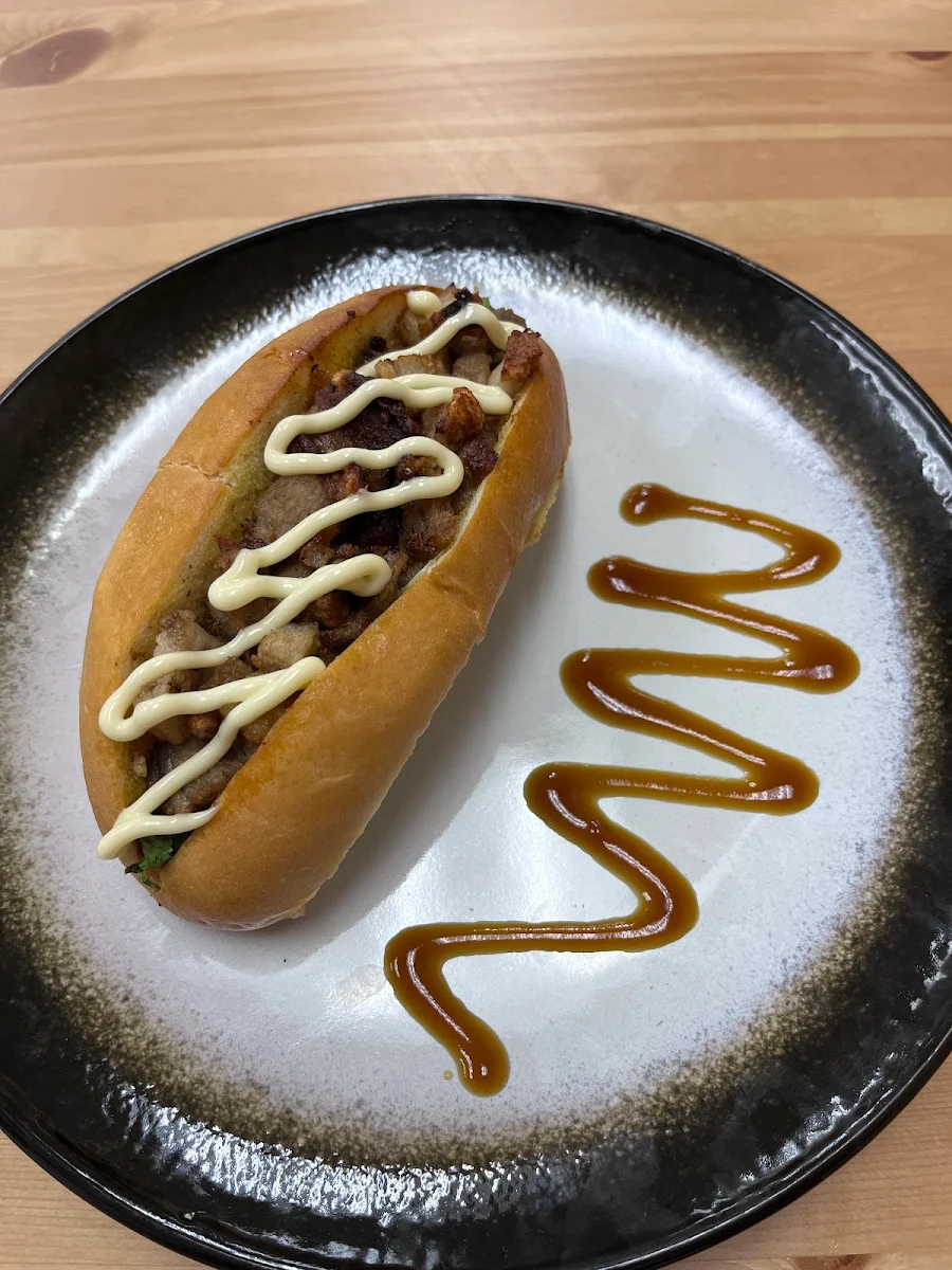 Highlights, Golden Pearl Sushi & Snack Bar