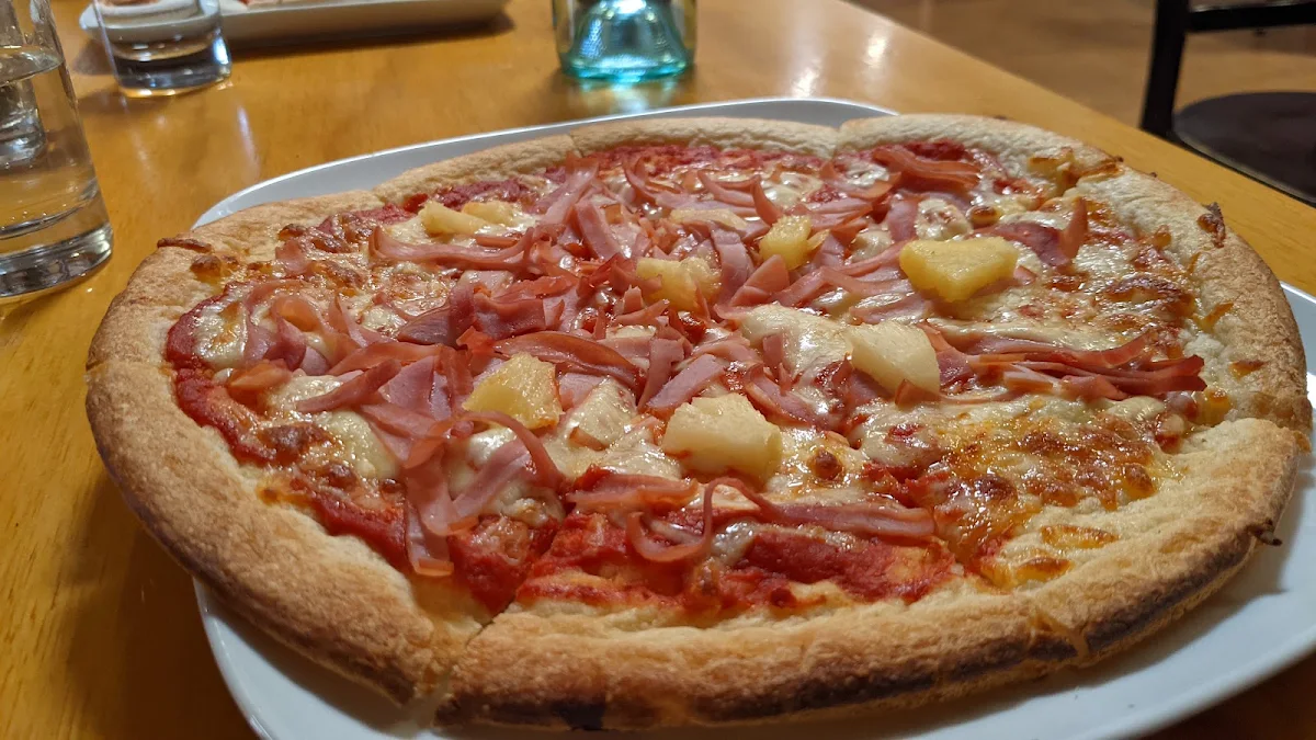 Hawaiian Pizza