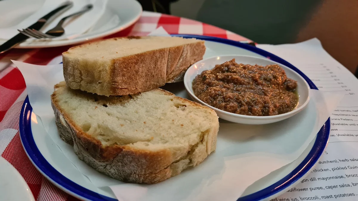 Pane E Tapenade Alla Olive, Piccolo Trattoria