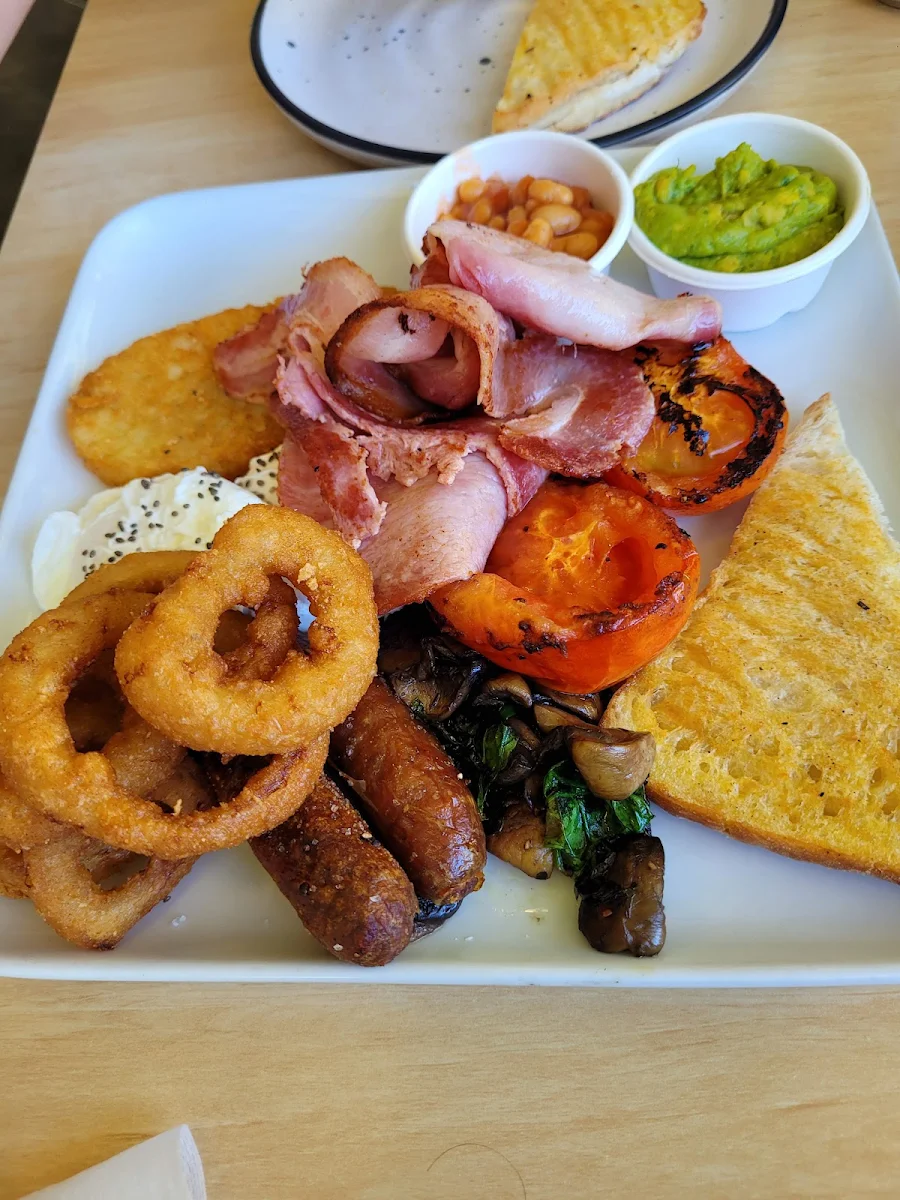 Big Breakfast, Basin Cafe