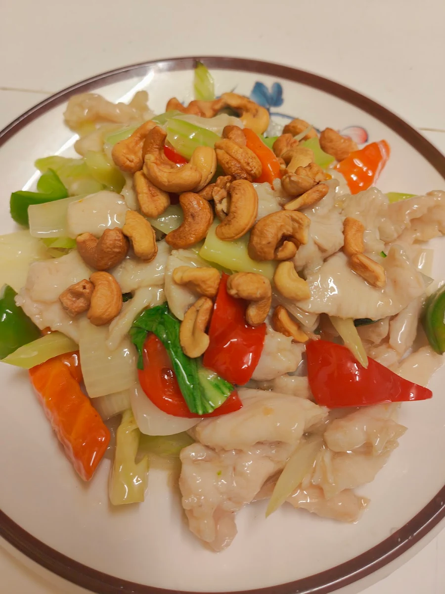 Fillet Chiekon with Cashew Nuts