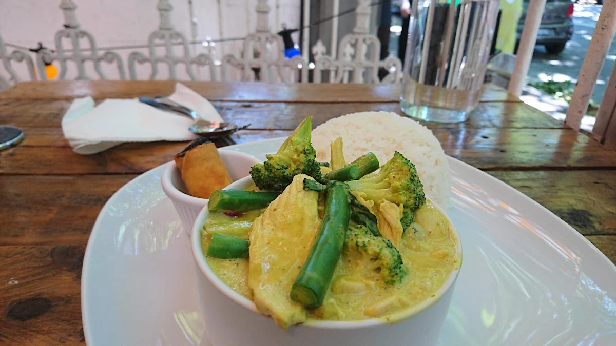 Green Curry Chicken, Red Lemon Thai
