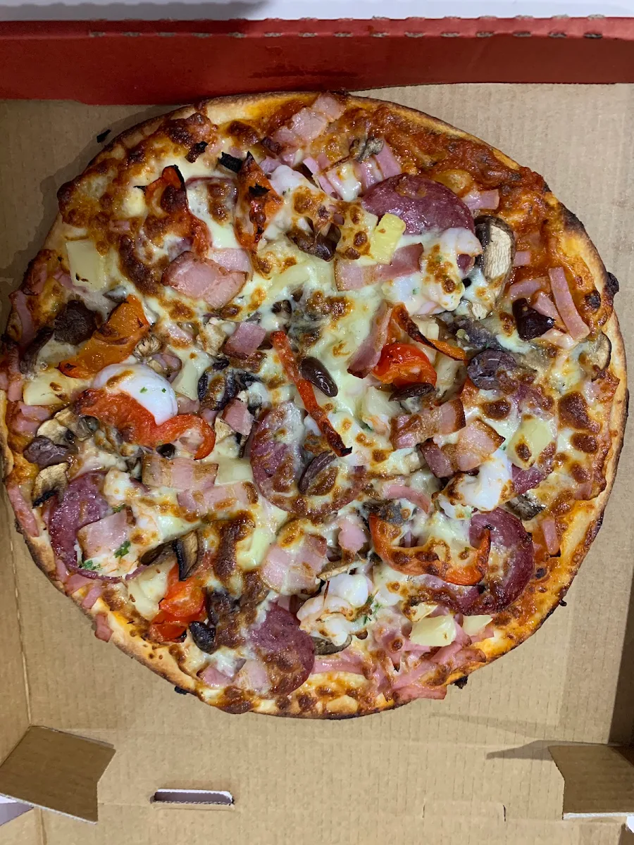 Highlights, Sylvesters Pizza