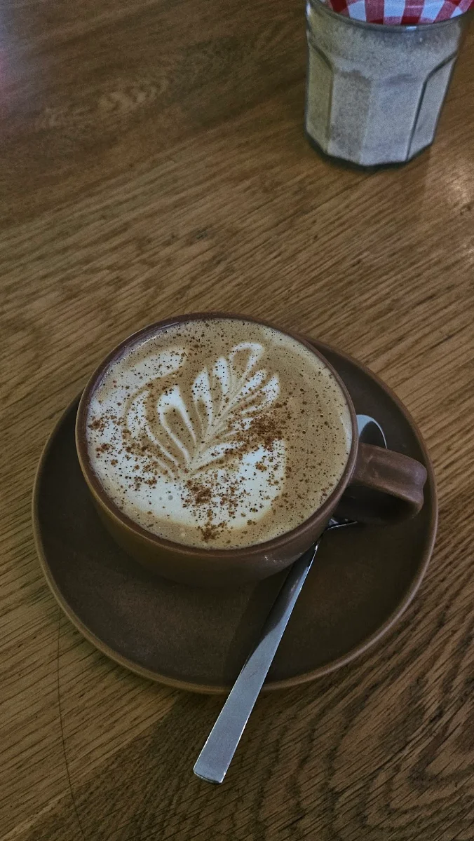 Highlights, Petit Cafe